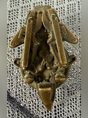 Antique‑Style Steampunk Pin – Mechanical Gear & Rivet Design